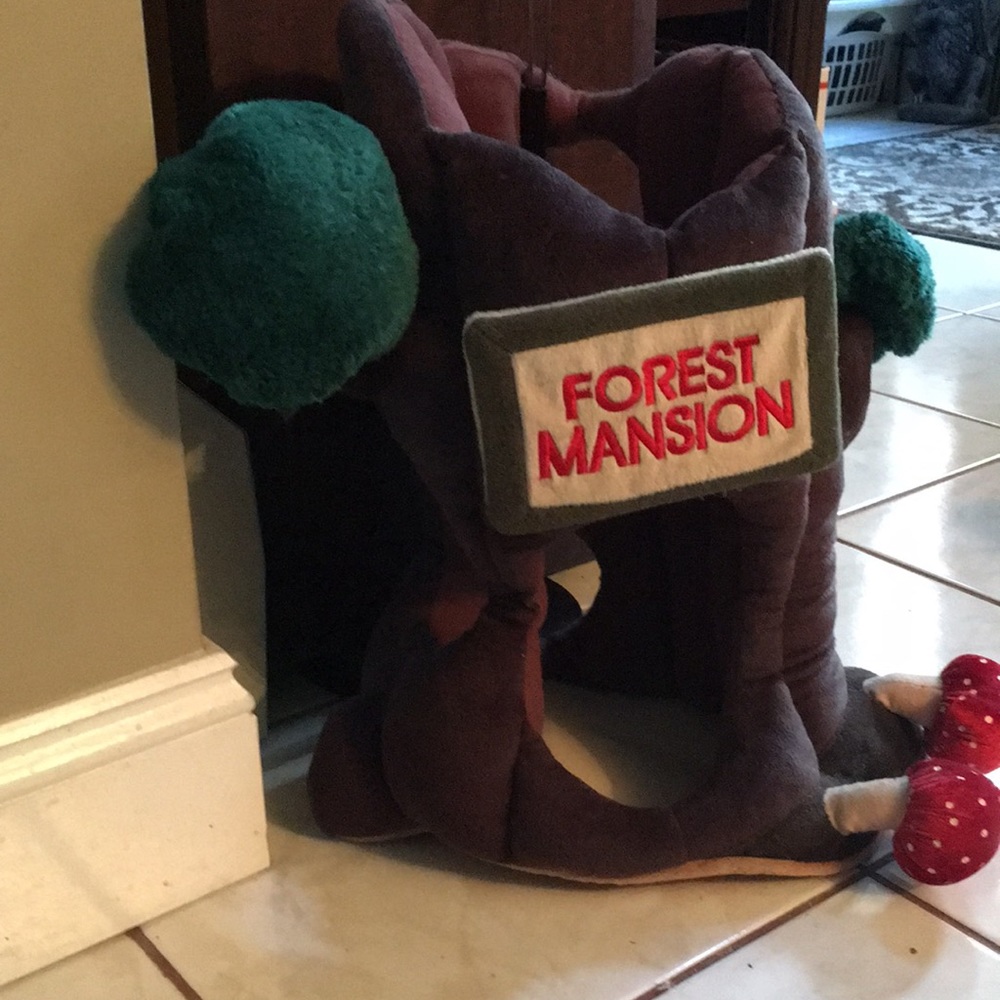 Forest Mansion, Plush play tree for pets or children
